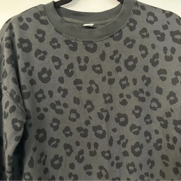Old Navy Women's Oversized Vintage Tunic Sweatshirt Grey Leopard Print Sz XS GUC - Picture 3 of 9